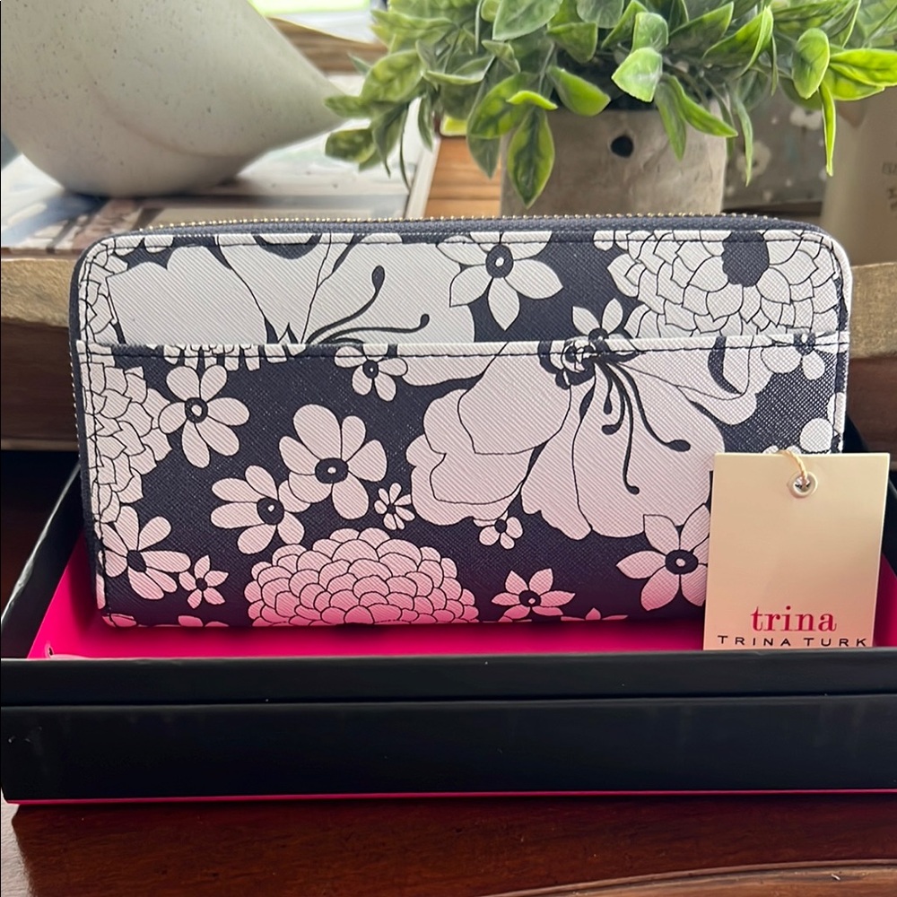 Trina Turk Floral Wallet, NWT, Navy/White, Retails $48
